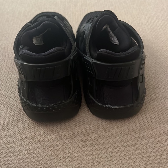 NEW Nike boy toddler sneakers - Picture 3 of 6